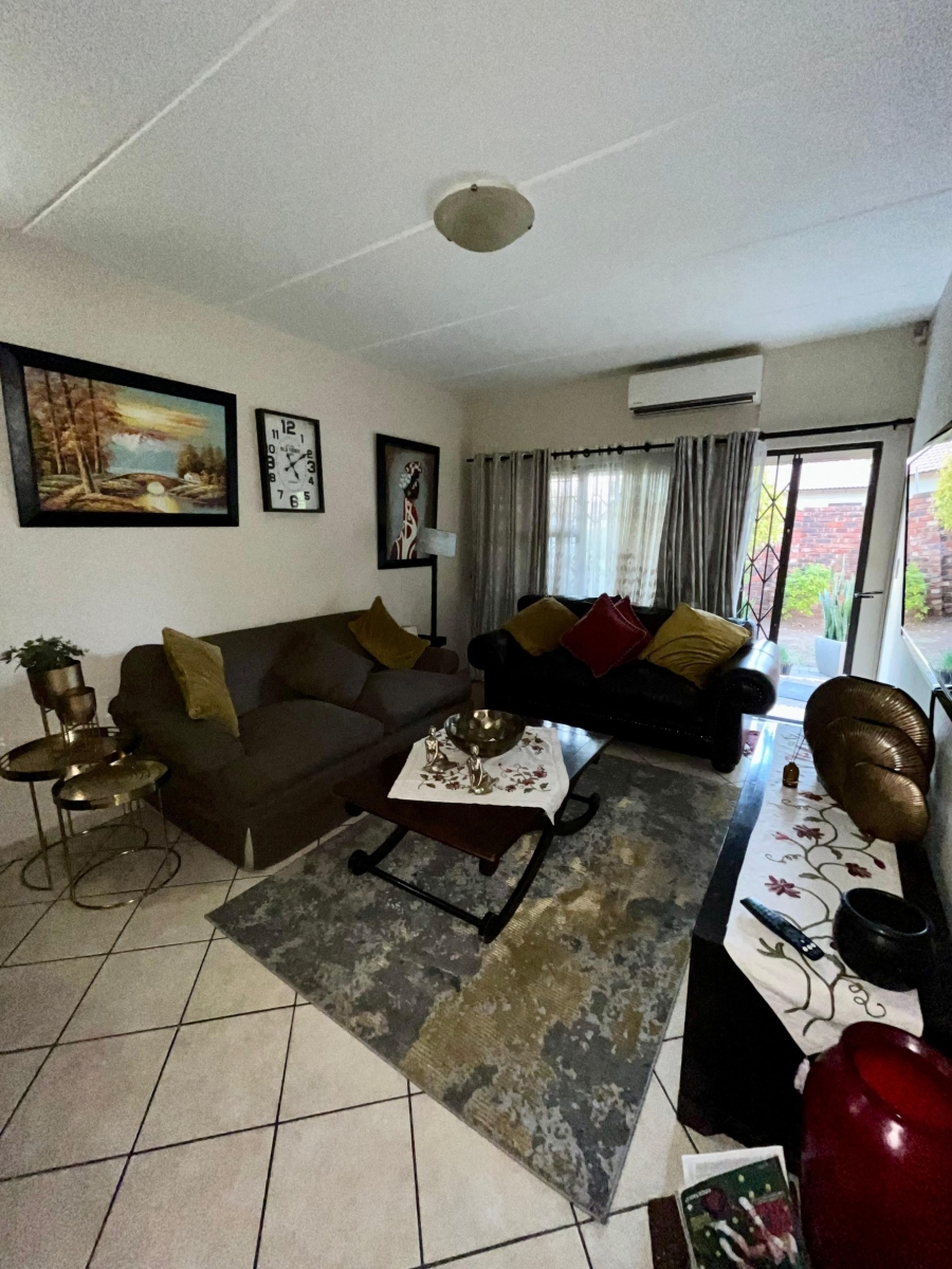 2 Bedroom Property for Sale in Waterval East North West